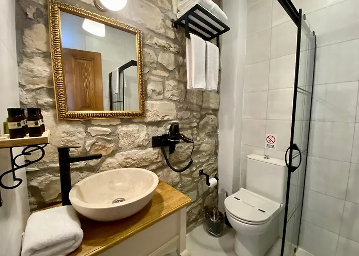 Tas Отель Урла